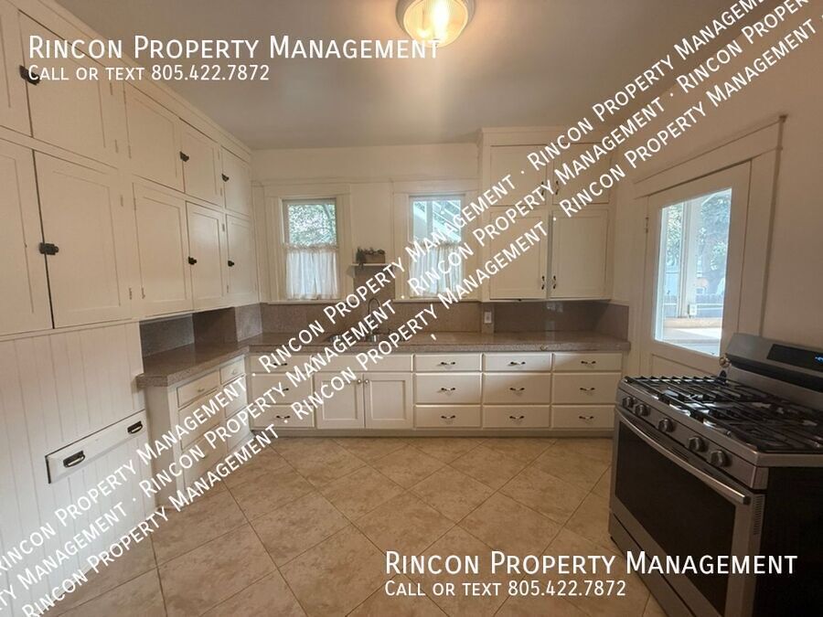 Quaint and Spacious 4 Bedroom Home--Main St. Santa Paula property image