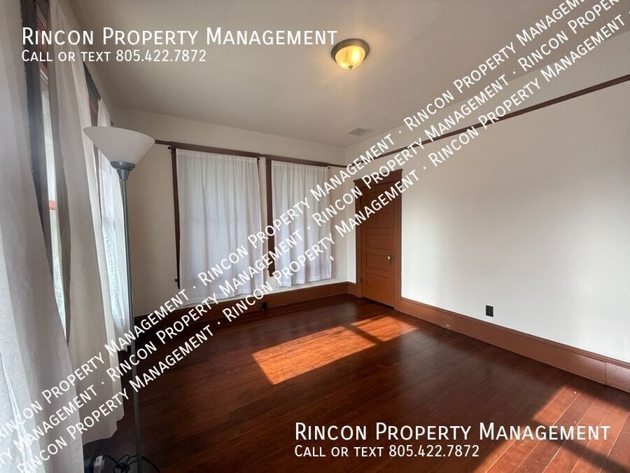 Quaint and Spacious 4 Bedroom Home--Main St. Santa Paula property image