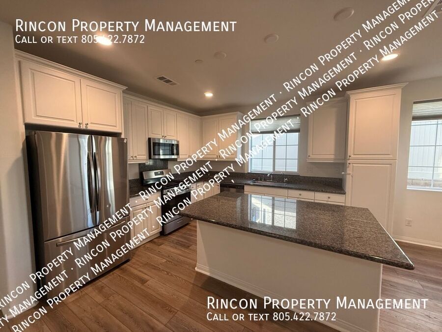 *Built in 2023* 3-bed, 2.5 bath Single Family Home in Santa Paula, CA property image