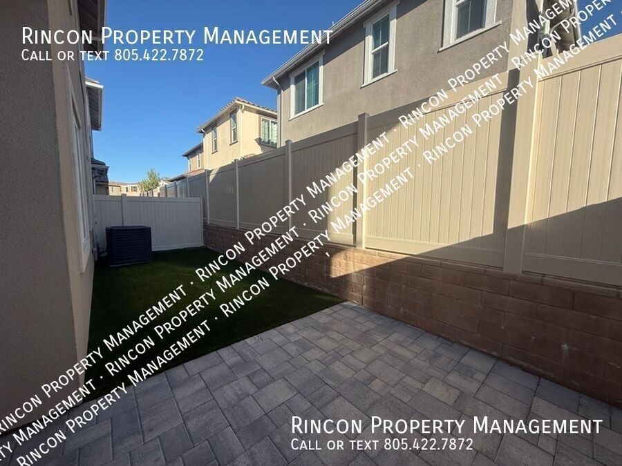 *Built in 2023* 3-bed, 2.5 bath Single Family Home in Santa Paula, CA property image