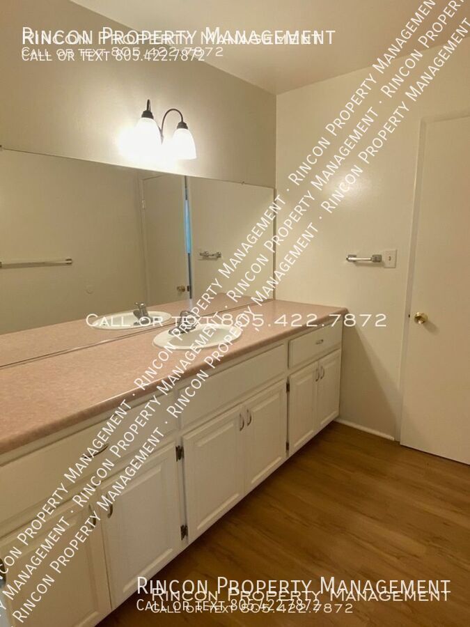 Ventura Keys Condo 3 Bedrooms/1.5 baths!! property image