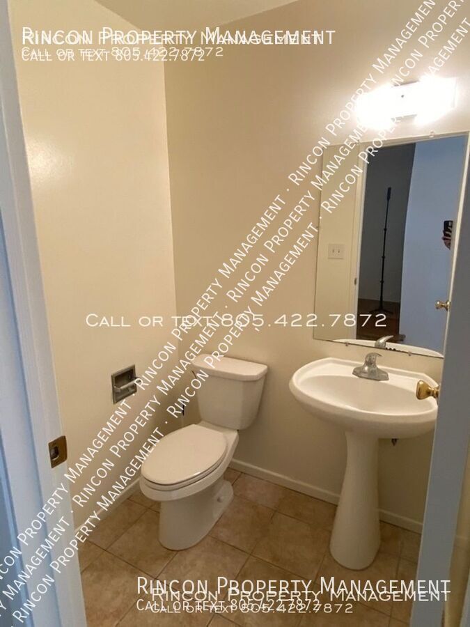 Ventura Keys Condo 3 Bedrooms/1.5 baths!! property image