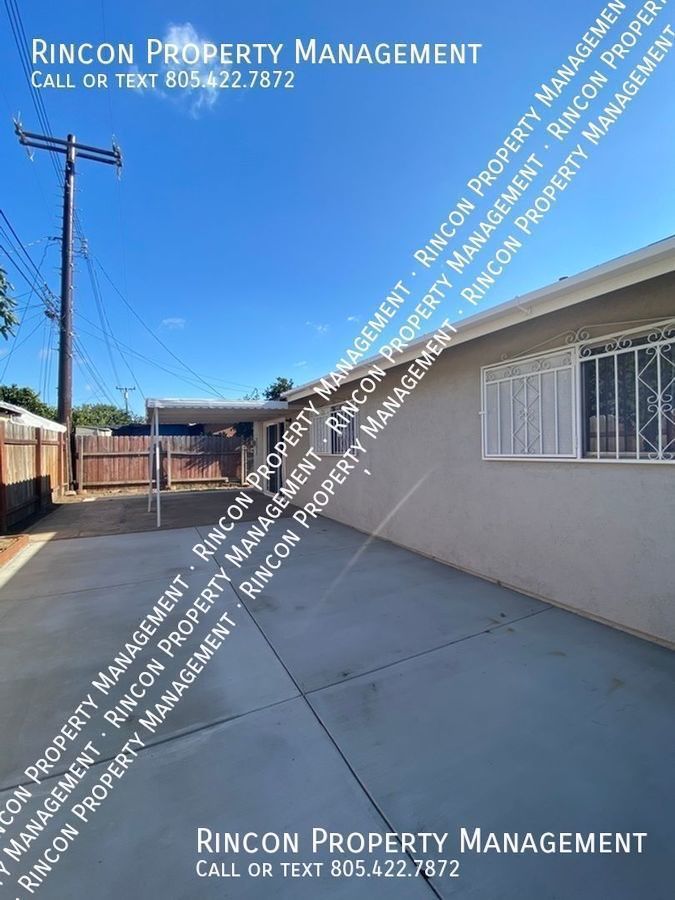 Updated 4 Bedroom 2 Bathroom Home in Oxnard *Large Patio and Spacious Interior* property image