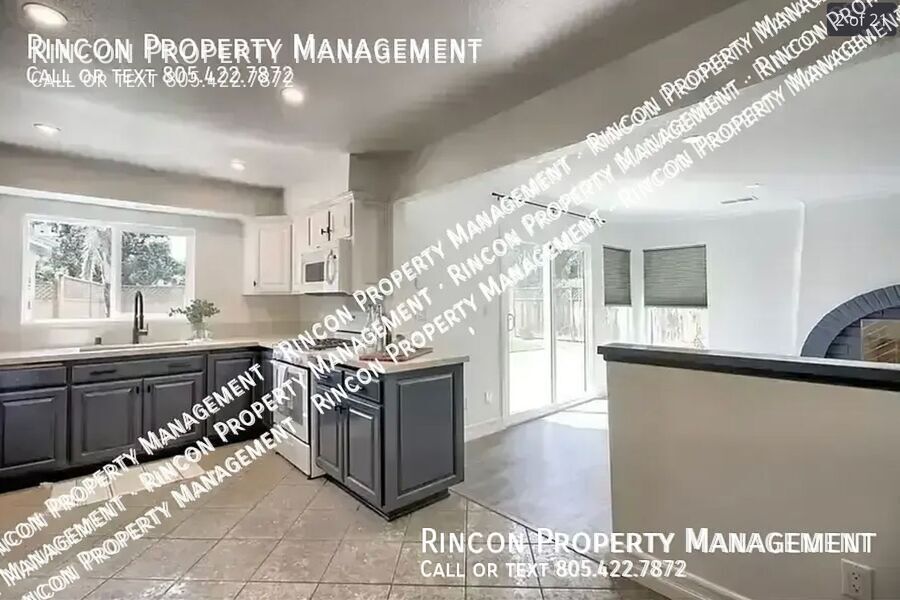 Spacious Ventura Home with 6 Bedrooms, Expansive Backyard & Fireplace property image