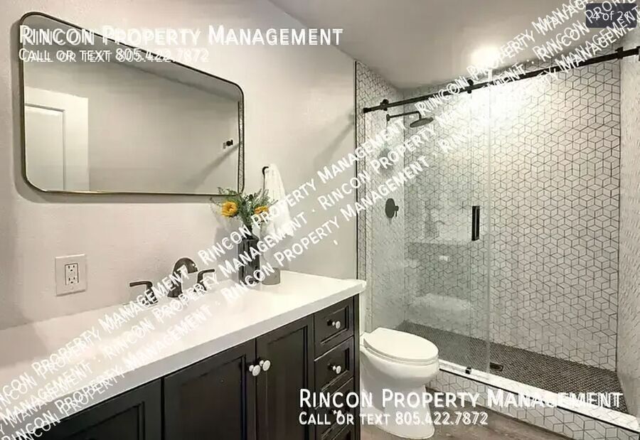 Spacious Ventura Home with 6 Bedrooms, Expansive Backyard & Fireplace property image