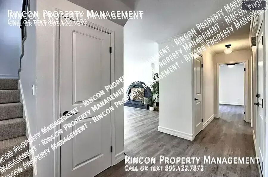 Spacious Ventura Home with 6 Bedrooms, Expansive Backyard & Fireplace property image