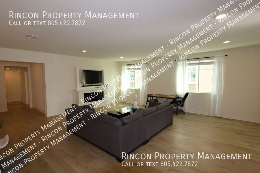 **Spacious Single-Level Wagon Wheel Condo** — Modern 3 Bedroom Retreat property image