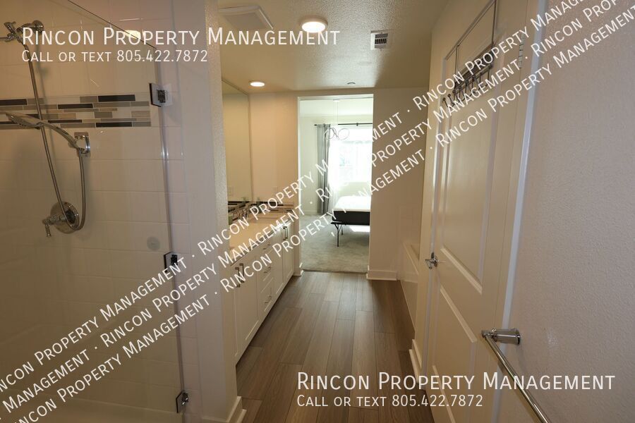 **Spacious Single-Level Wagon Wheel Condo** — Modern 3 Bedroom Retreat property image