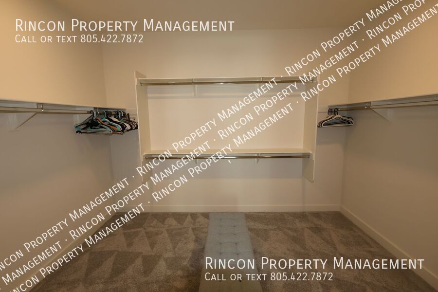 **Spacious Single-Level Wagon Wheel Condo** — Modern 3 Bedroom Retreat property image