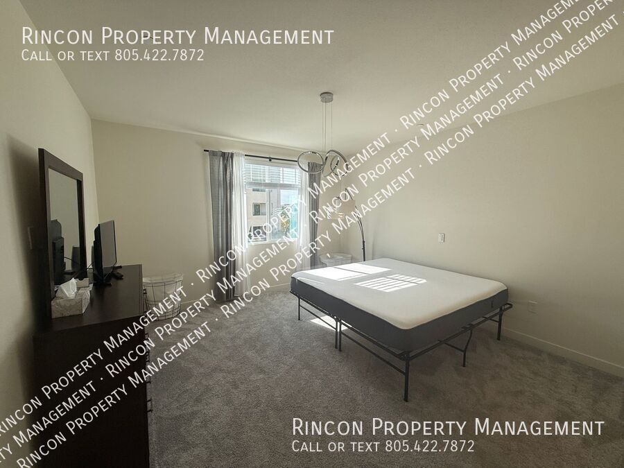 **Spacious Single-Level Wagon Wheel Condo** — Modern 3 Bedroom Retreat property image