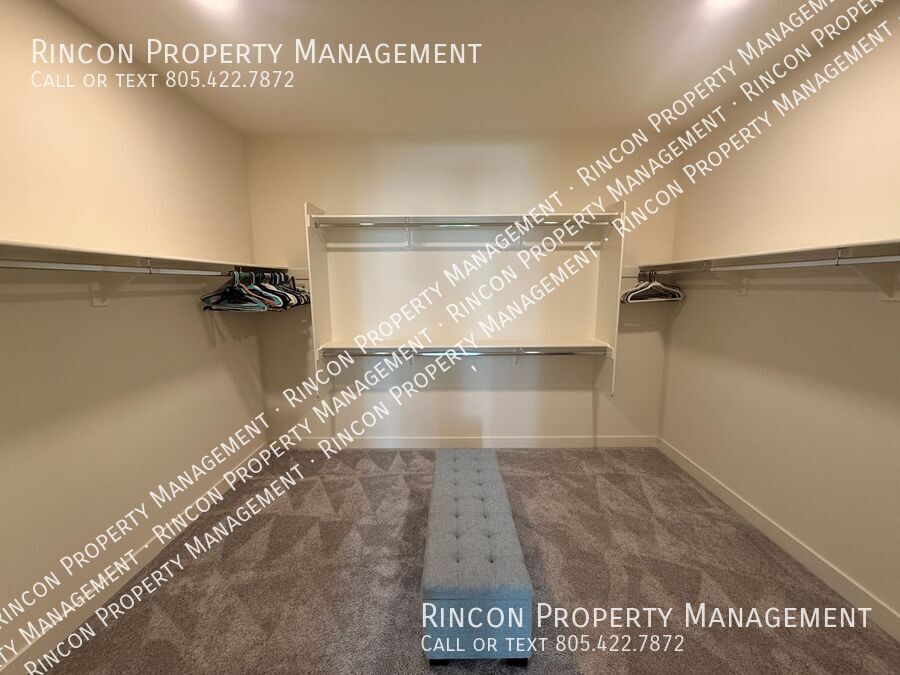 **Spacious Single-Level Wagon Wheel Condo** — Modern 3 Bedroom Retreat property image