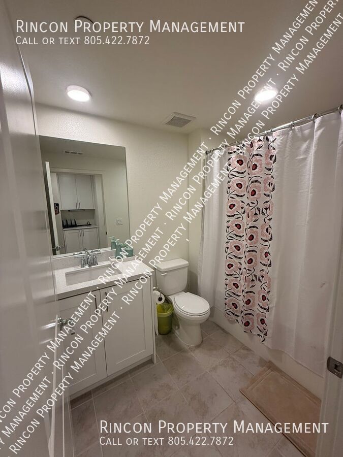 **Spacious Single-Level Wagon Wheel Condo** — Modern 3 Bedroom Retreat property image
