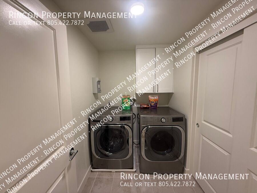 **Spacious Single-Level Wagon Wheel Condo** — Modern 3 Bedroom Retreat property image