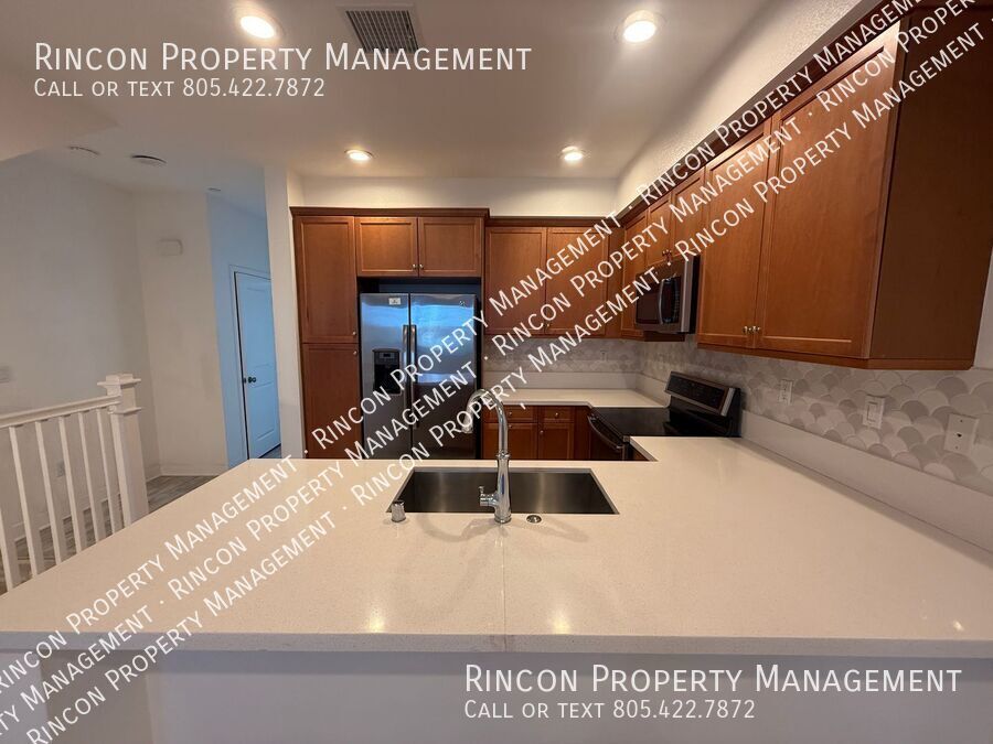 **The Oaks Collection** Solar Powered Townhome, 3 Bedrooms/3 Baths property image