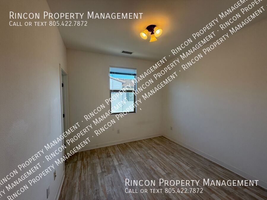 **The Oaks Collection** Solar Powered Townhome, 3 Bedrooms/3 Baths property image