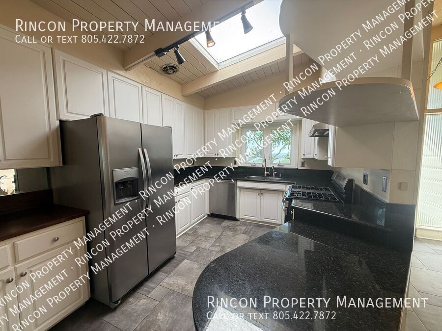 ****3 Bedroom, 2.5 Bedroom Home in Ventura*** Available Now! property image