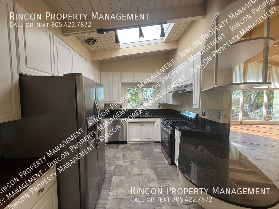 ****3 Bedroom, 2.5 Bedroom Home in Ventura*** Available Now! property image