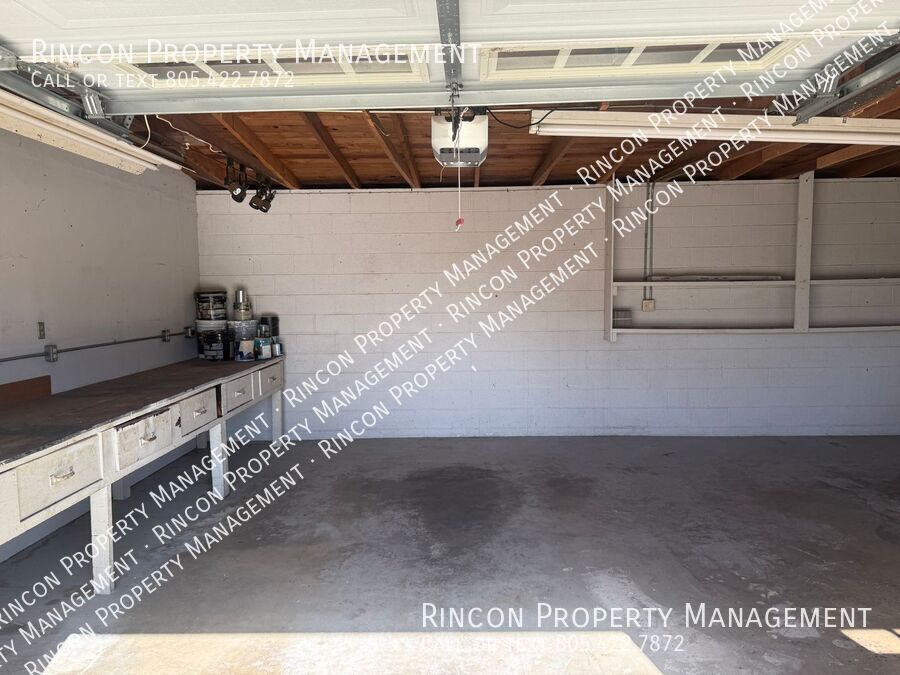 ****3 Bedroom, 2.5 Bedroom Home in Ventura*** Available Now! property image