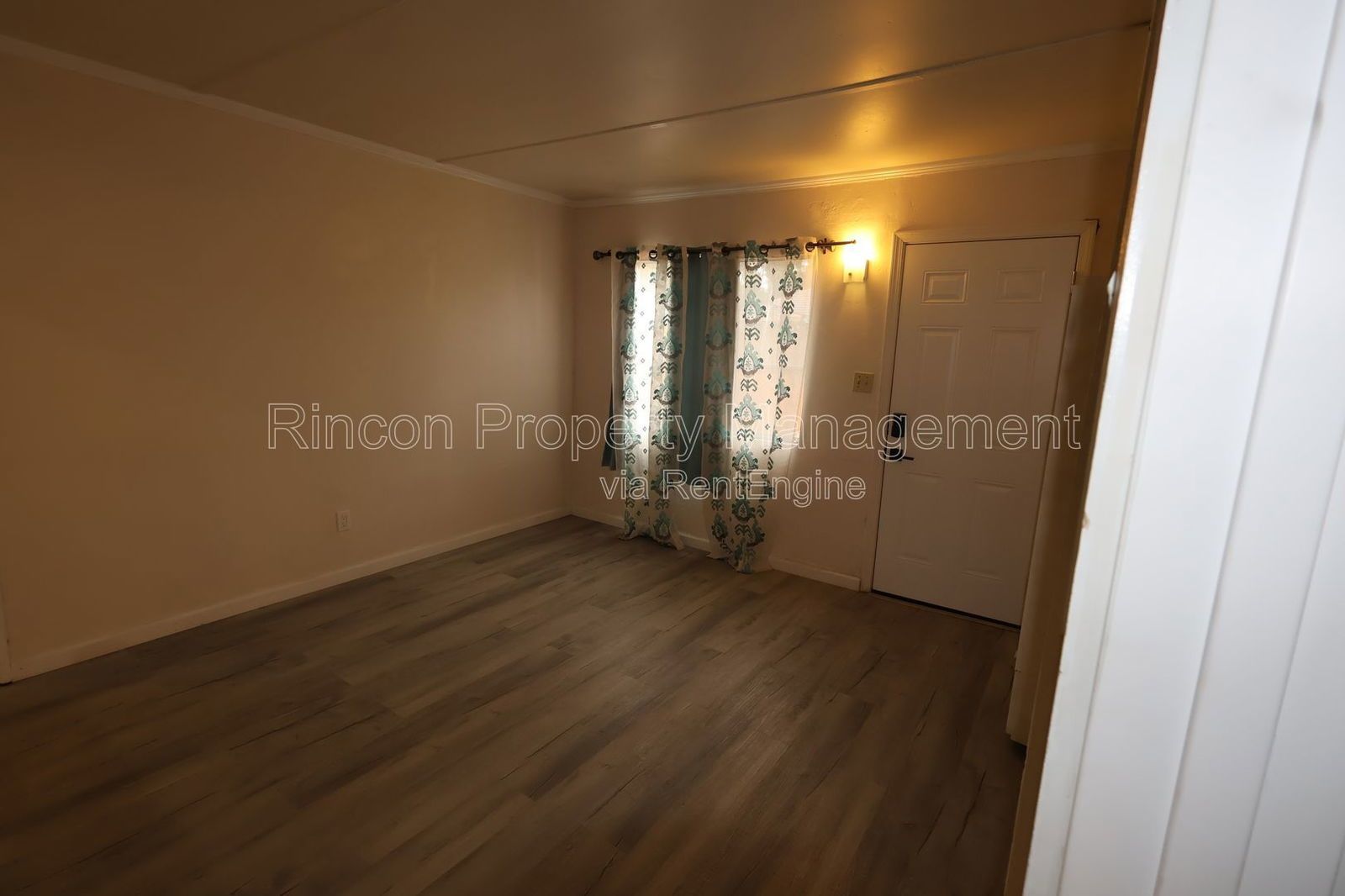 Charming 2-Bedroom Home in Seaside Community – Port Hueneme property image