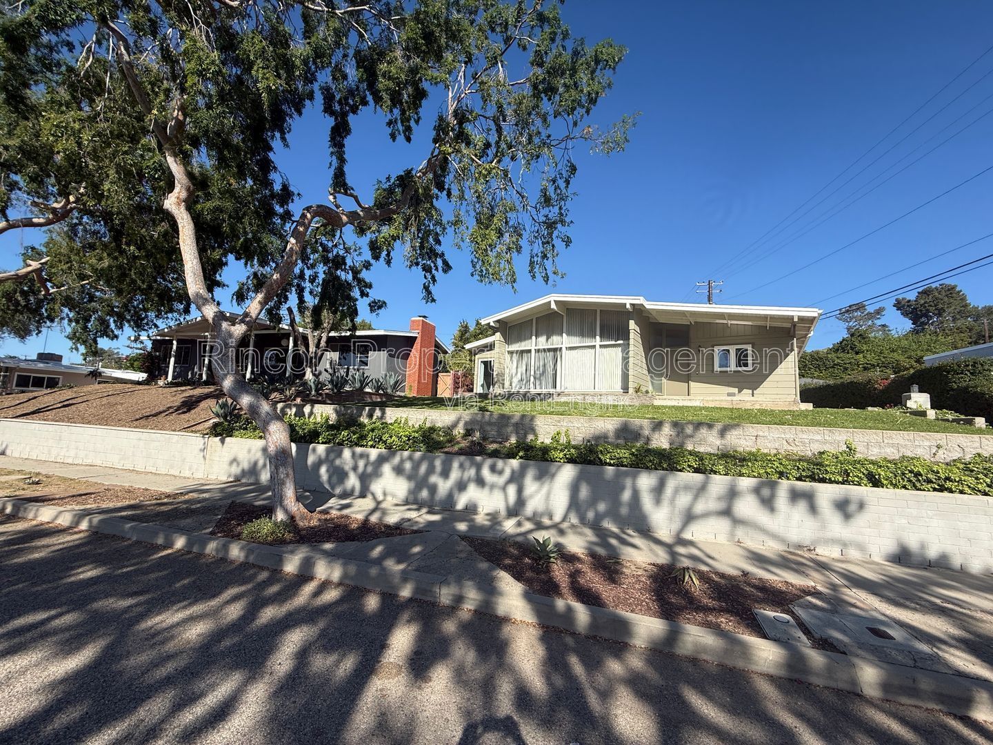 ****3 Bedroom, 2.5 Bedroom Home in Ventura*** Available Now! property image