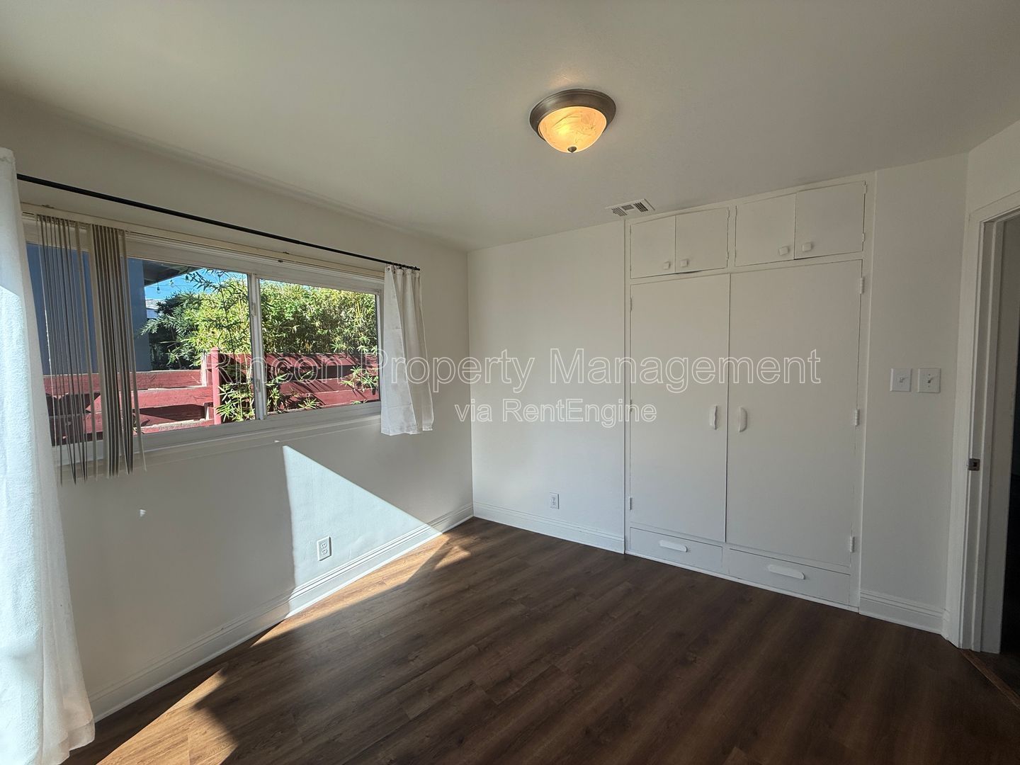 ****3 Bedroom, 2.5 Bedroom Home in Ventura*** Available Now! property image