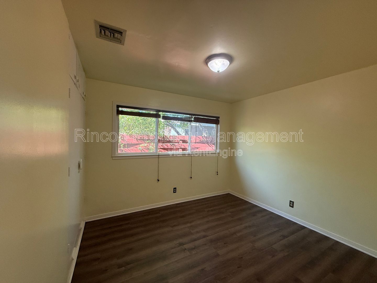 ****3 Bedroom, 2.5 Bedroom Home in Ventura*** Available Now! property image