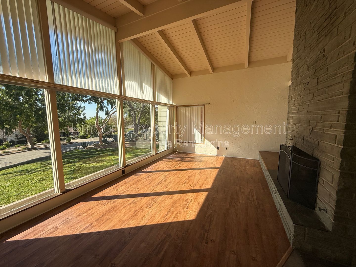 ****3 Bedroom, 2.5 Bedroom Home in Ventura*** Available Now! property image