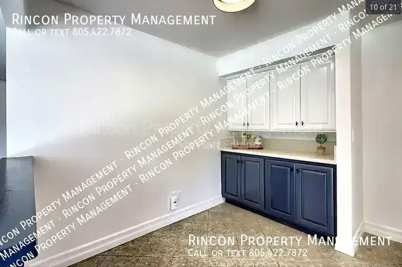 Spacious Ventura Home with 6 Bedrooms, Expansive Backyard & Fireplace property image