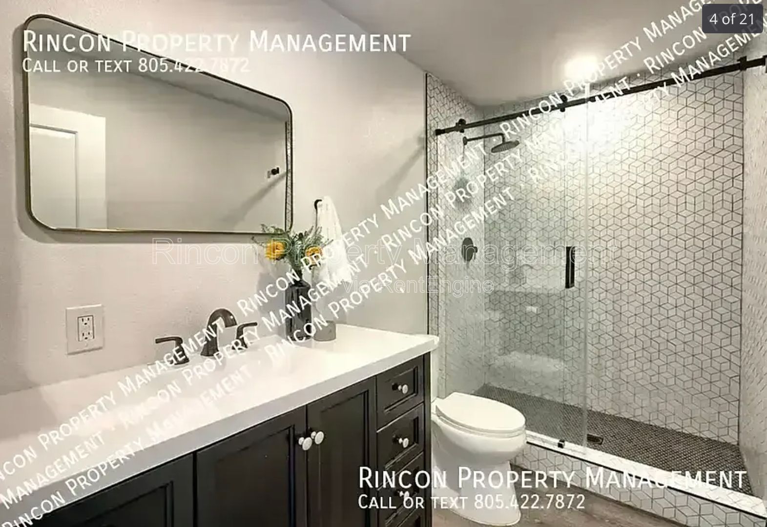 Spacious Ventura Home with 6 Bedrooms, Expansive Backyard & Fireplace property image