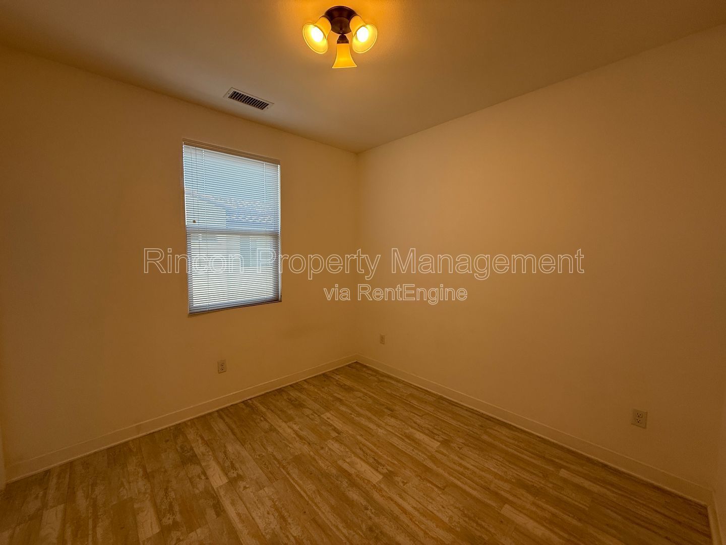 **The Oaks Collection** Solar Powered Townhome, 3 Bedrooms/3 Baths property image