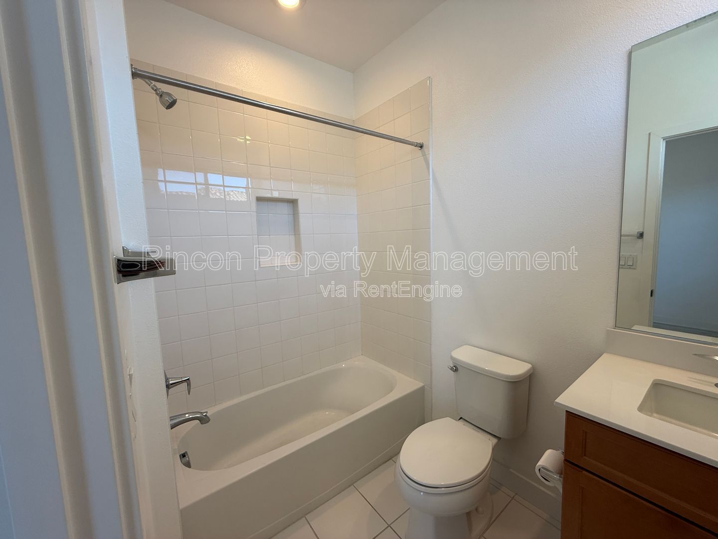 **The Oaks Collection** Solar Powered Townhome, 3 Bedrooms/3 Baths property image