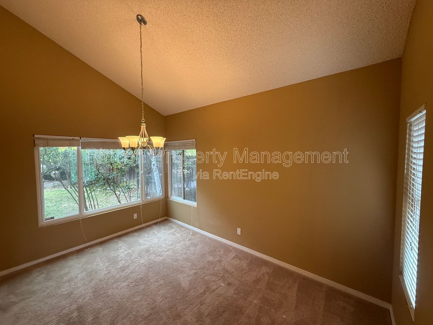 Spacious 4 Bedroom, 3 Bathroom Home Camarillo *Appliances Included* property image