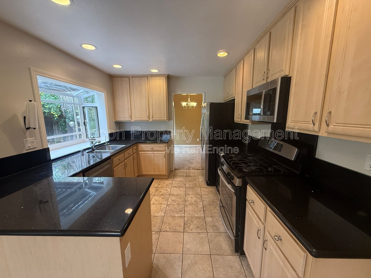 Spacious 4 Bedroom, 3 Bathroom Home Camarillo *Appliances Included* property image