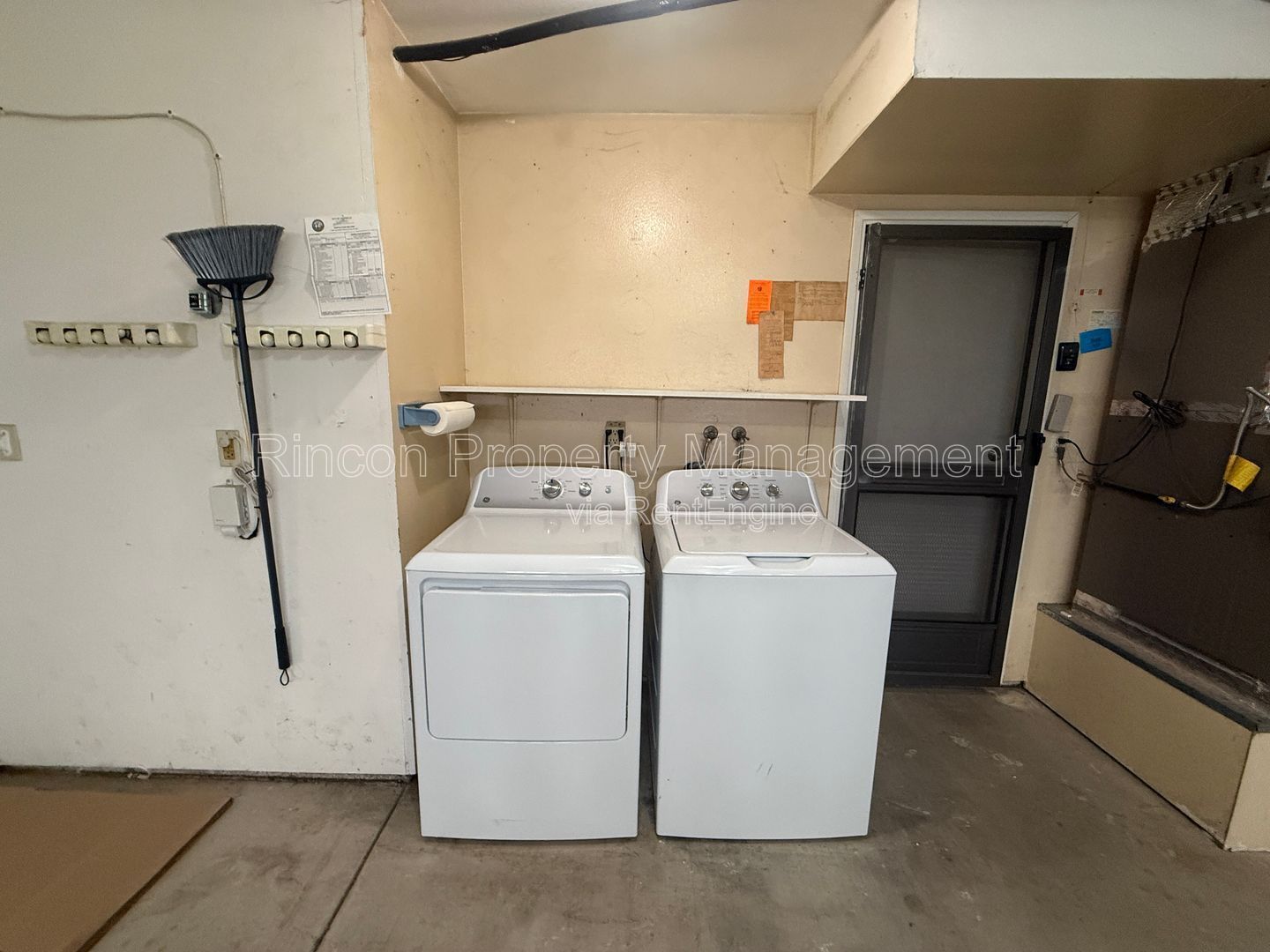 Spacious 4 Bedroom, 3 Bathroom Home Camarillo *Appliances Included* property image