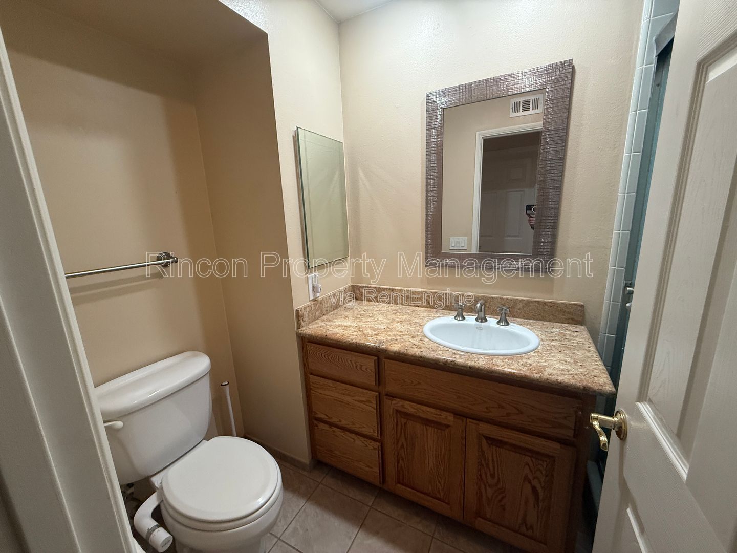 Spacious 4 Bedroom, 3 Bathroom Home Camarillo *Appliances Included* property image