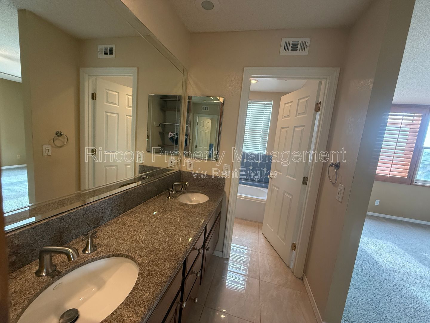 Spacious 4 Bedroom, 3 Bathroom Home Camarillo *Appliances Included* property image