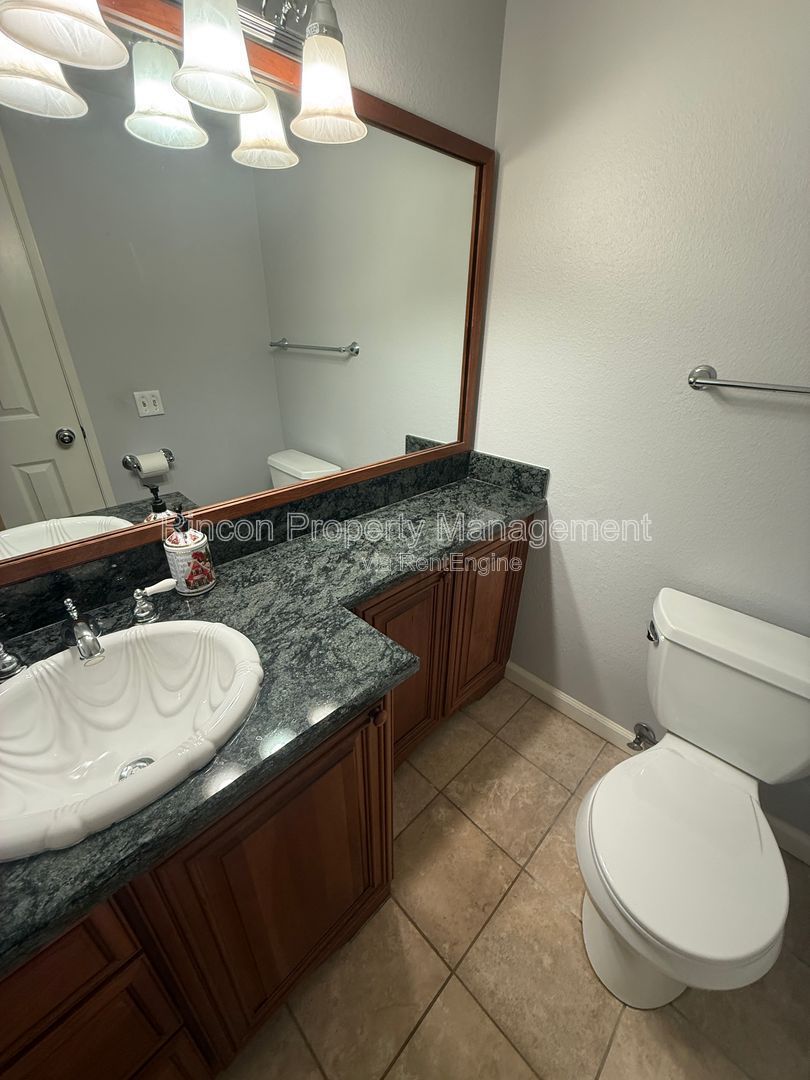 ***Priced to go - 3 Bed Home in Thousand Oaks, Won't last!*** property image