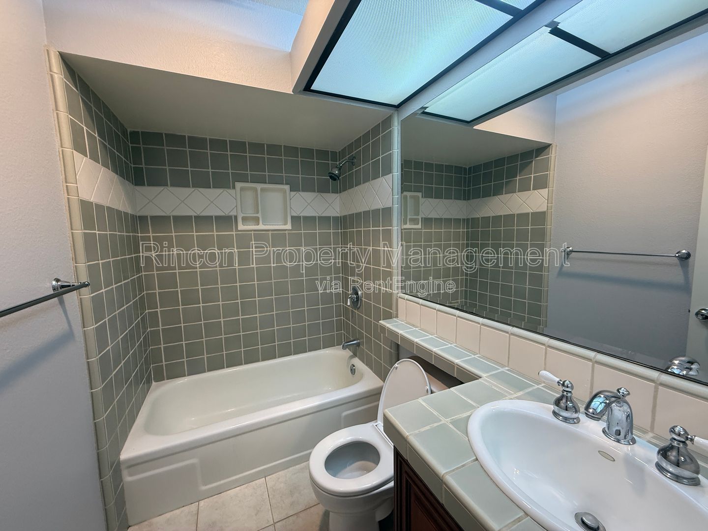 ***Priced to go - 3 Bed Home in Thousand Oaks, Won't last!*** property image