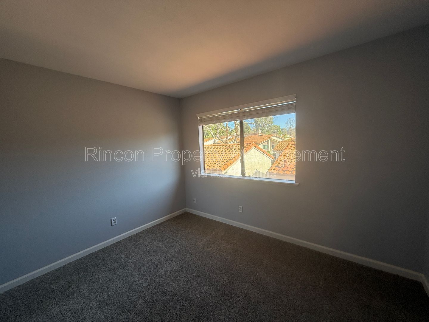 ***Priced to go - 3 Bed Home in Thousand Oaks, Won't last!*** property image