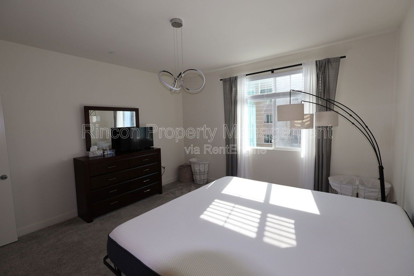 **Spacious Single-Level Wagon Wheel Condo** — Modern 3 Bedroom Retreat property image