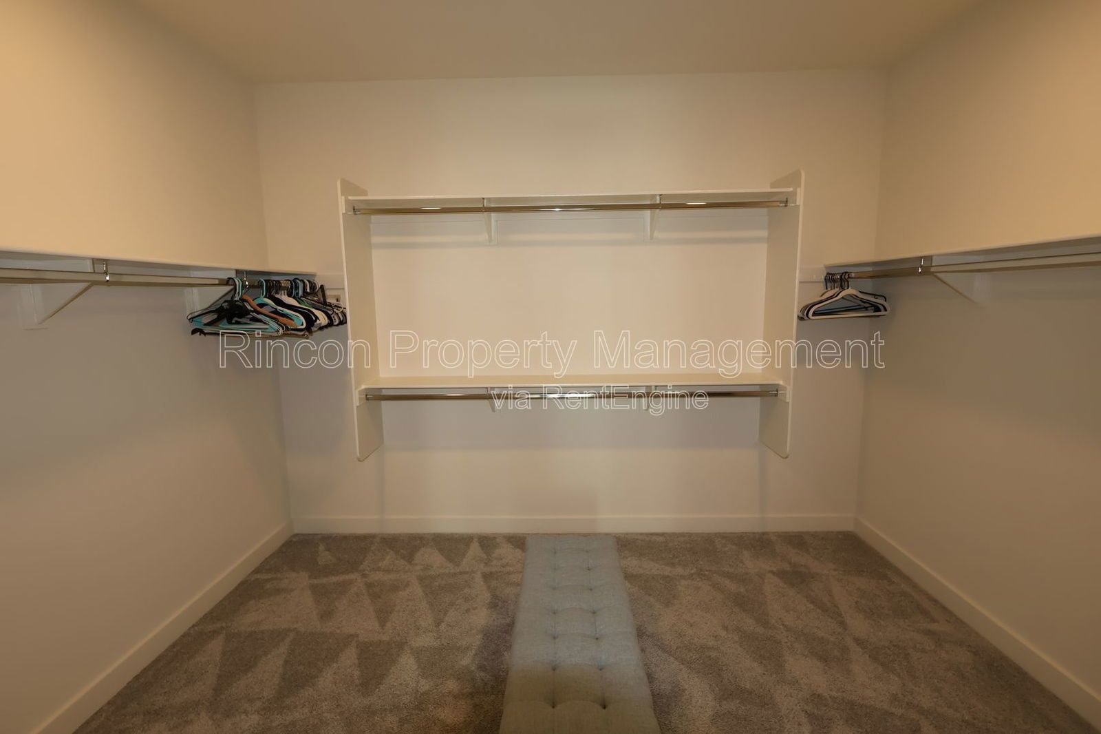 **Spacious Single-Level Wagon Wheel Condo** — Modern 3 Bedroom Retreat property image