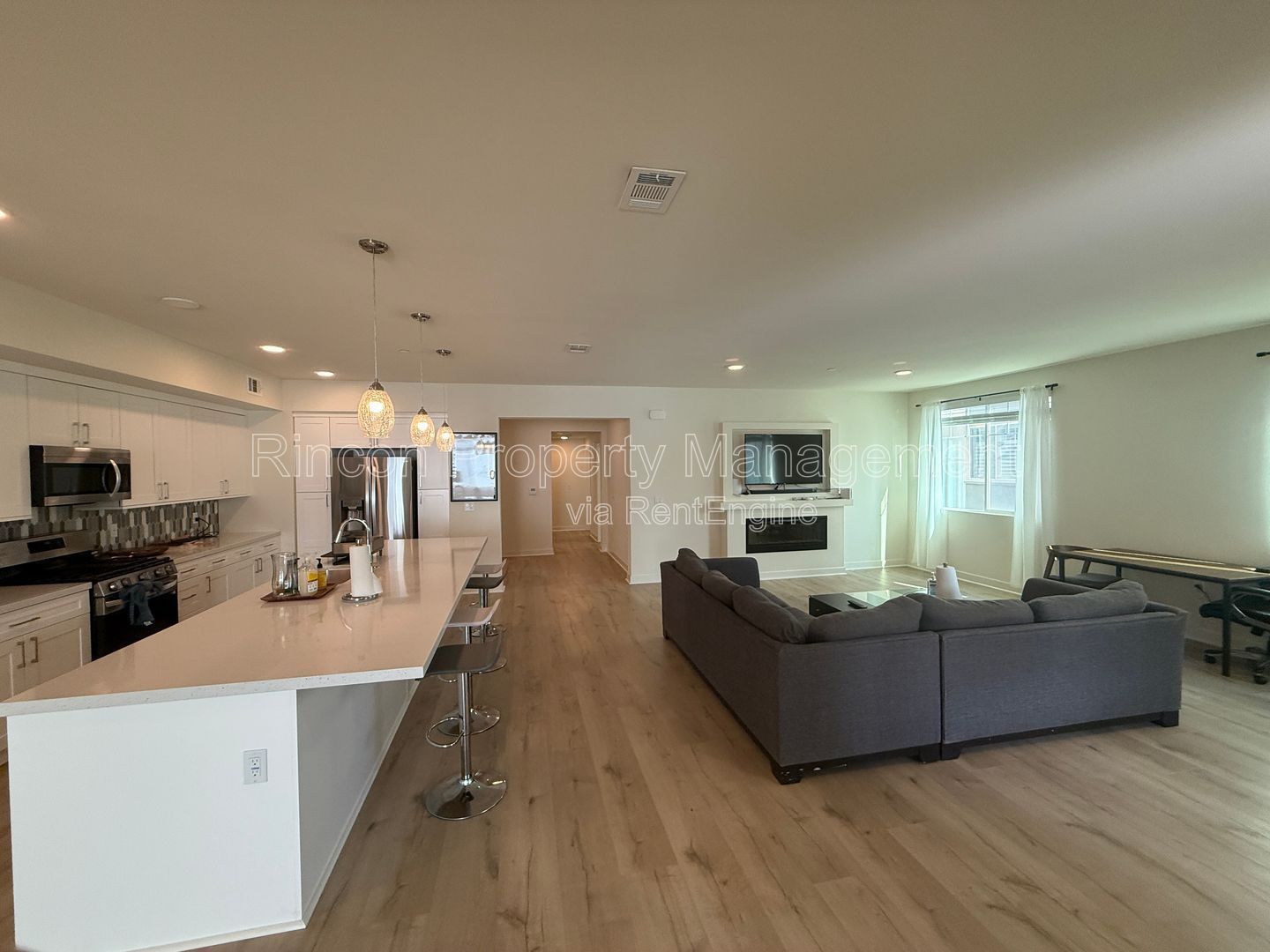 **Spacious Single-Level Wagon Wheel Condo** — Modern 3 Bedroom Retreat property image