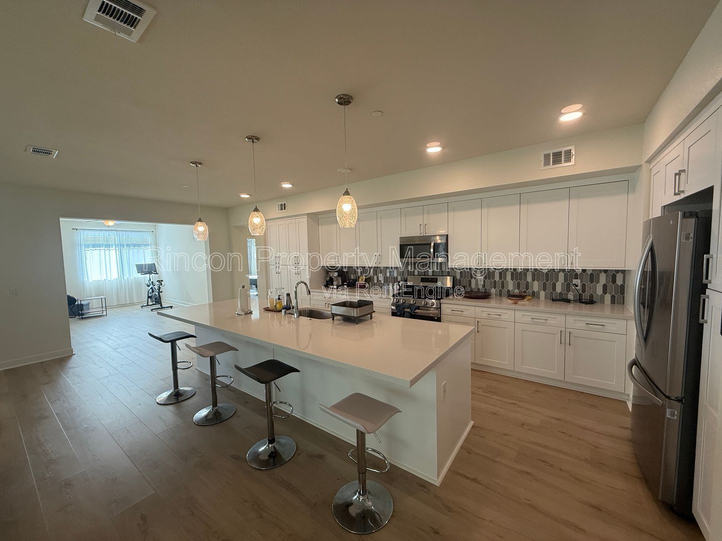 **Spacious Single-Level Wagon Wheel Condo** — Modern 3 Bedroom Retreat property image