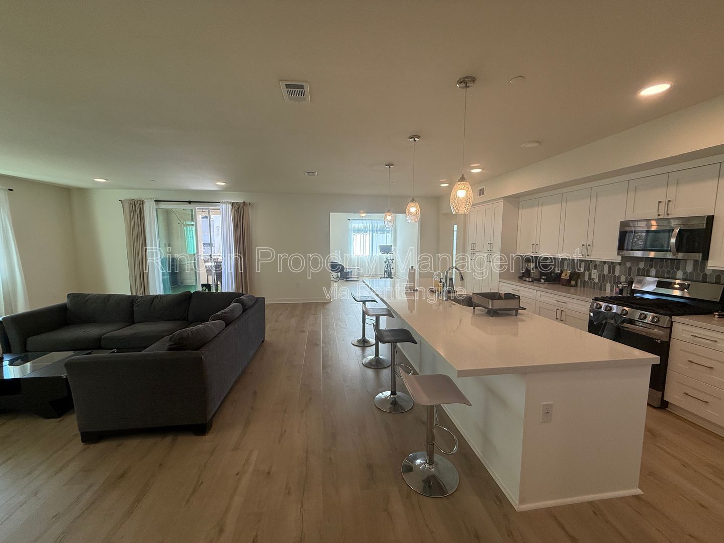 **Spacious Single-Level Wagon Wheel Condo** — Modern 3 Bedroom Retreat property image