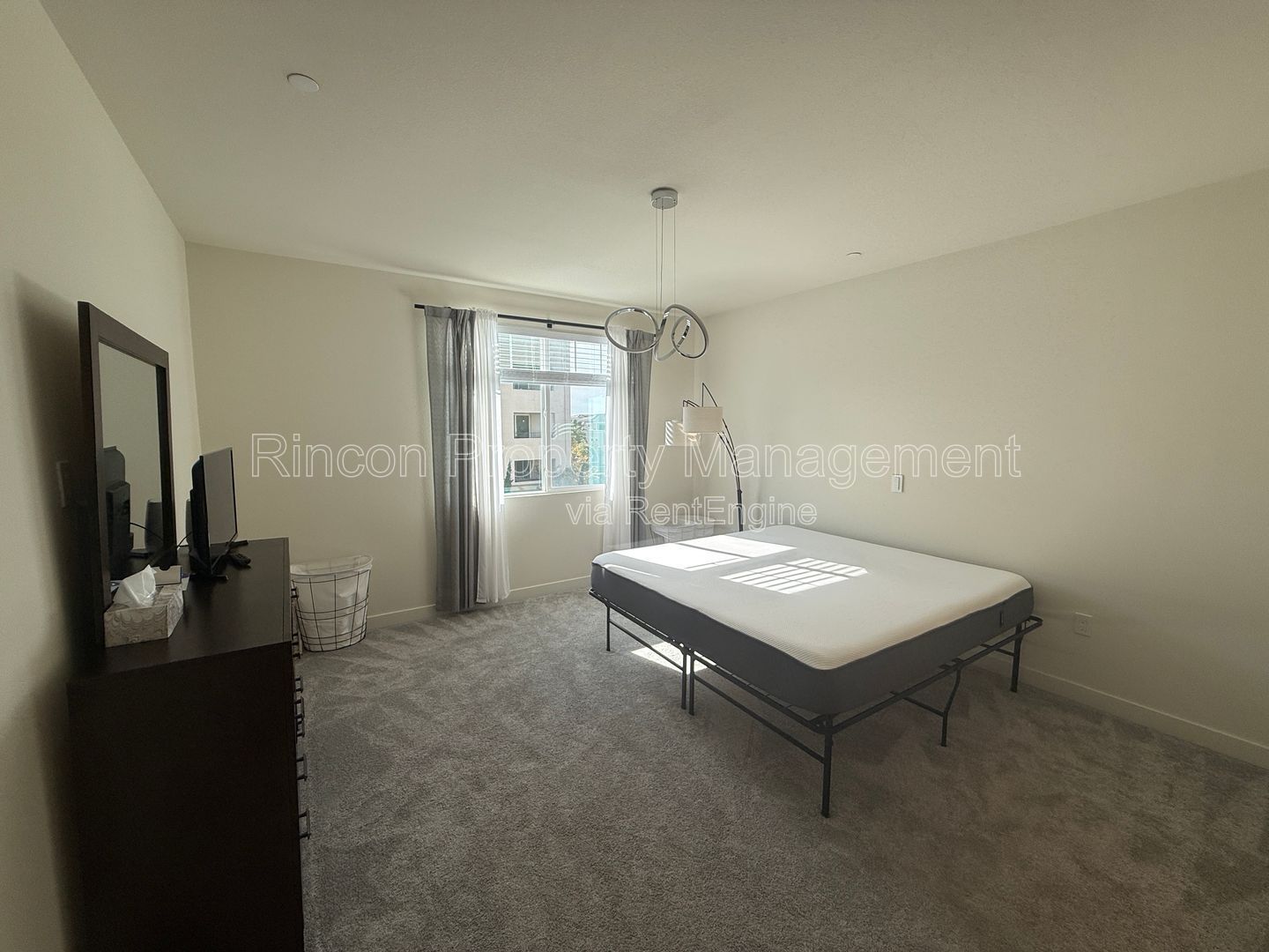 **Spacious Single-Level Wagon Wheel Condo** — Modern 3 Bedroom Retreat property image