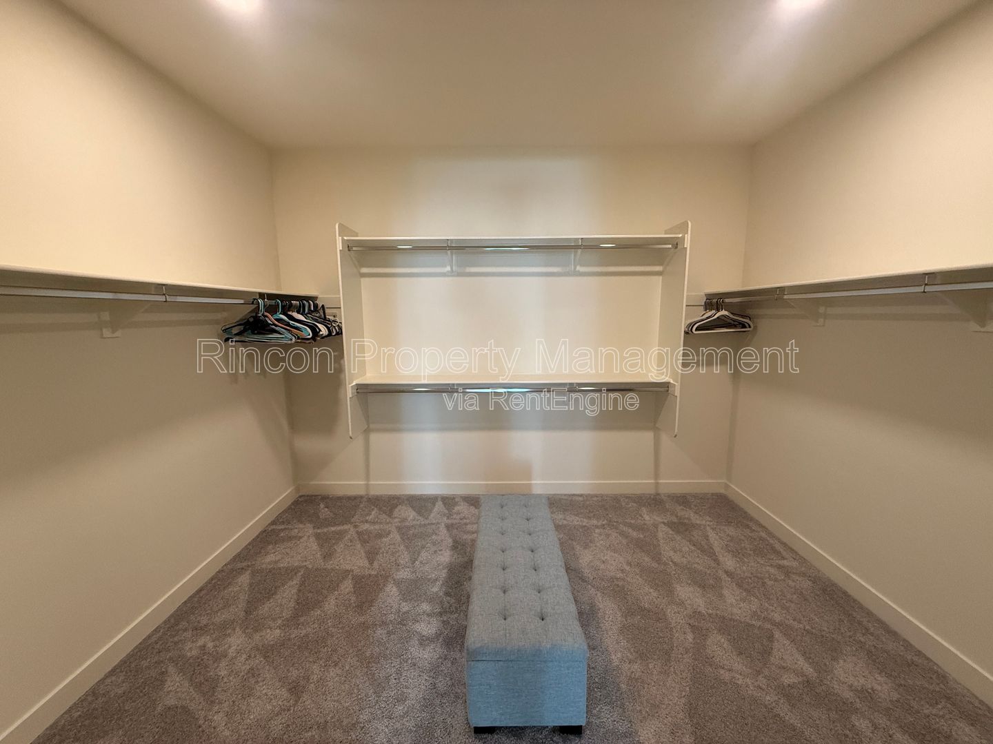 **Spacious Single-Level Wagon Wheel Condo** — Modern 3 Bedroom Retreat property image