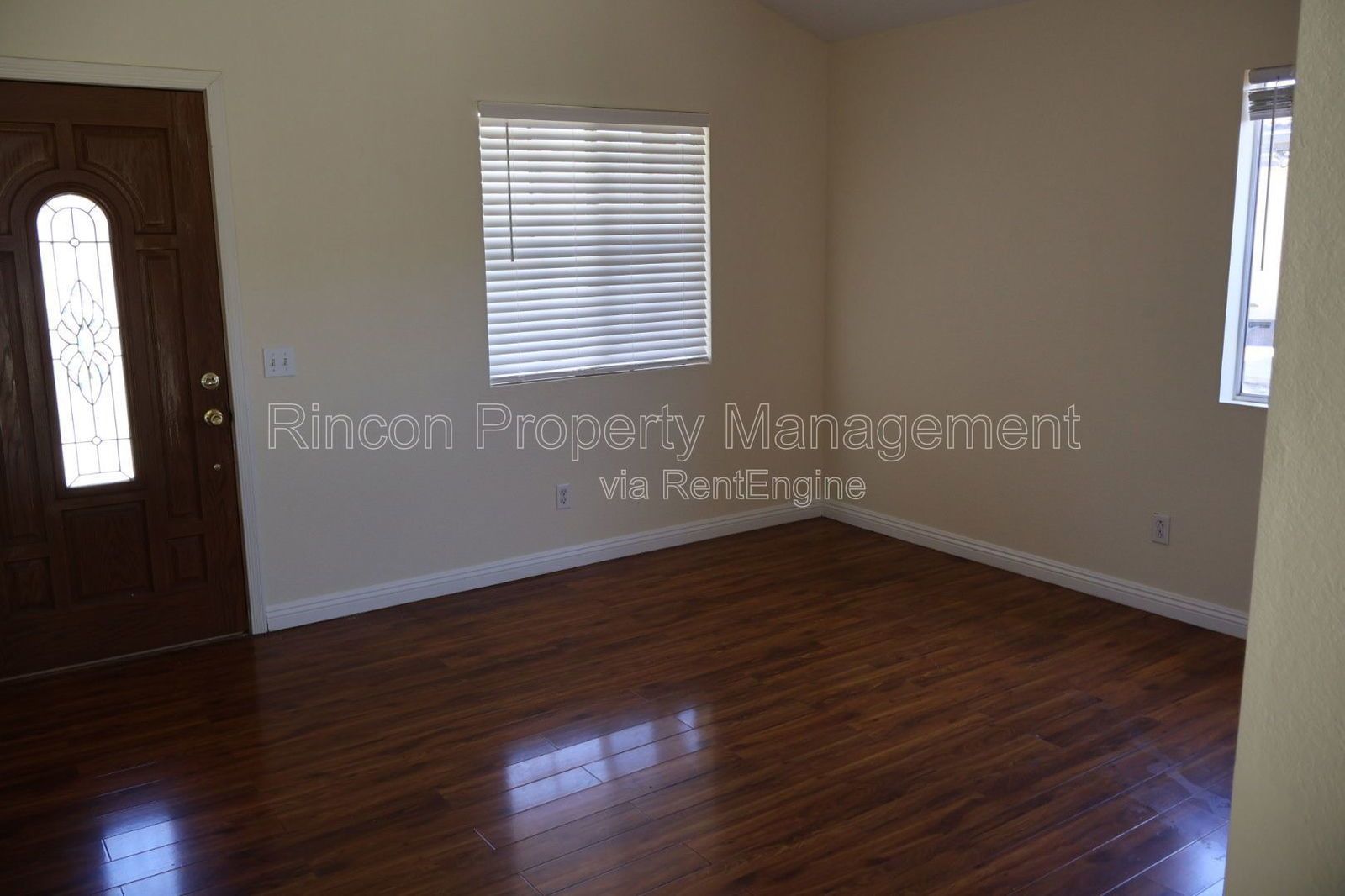 Freshly Updated East Ventura Home *Country Grove* 4 Bedrooms/2.5 Baths property image