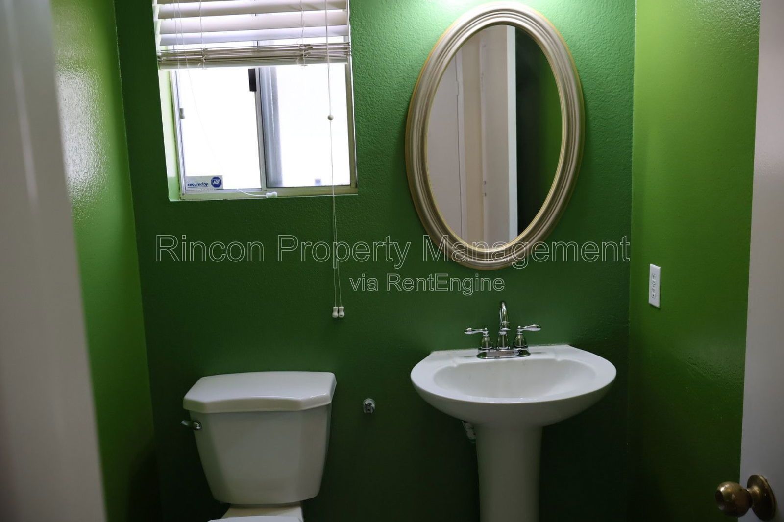 Freshly Updated East Ventura Home *Country Grove* 4 Bedrooms/2.5 Baths property image