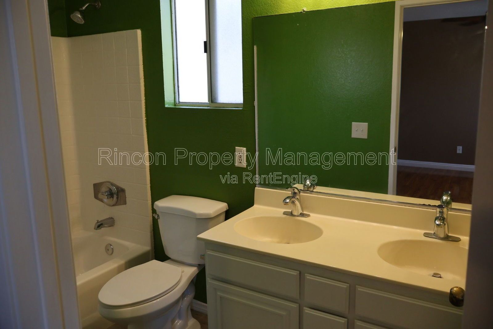 Freshly Updated East Ventura Home *Country Grove* 4 Bedrooms/2.5 Baths property image