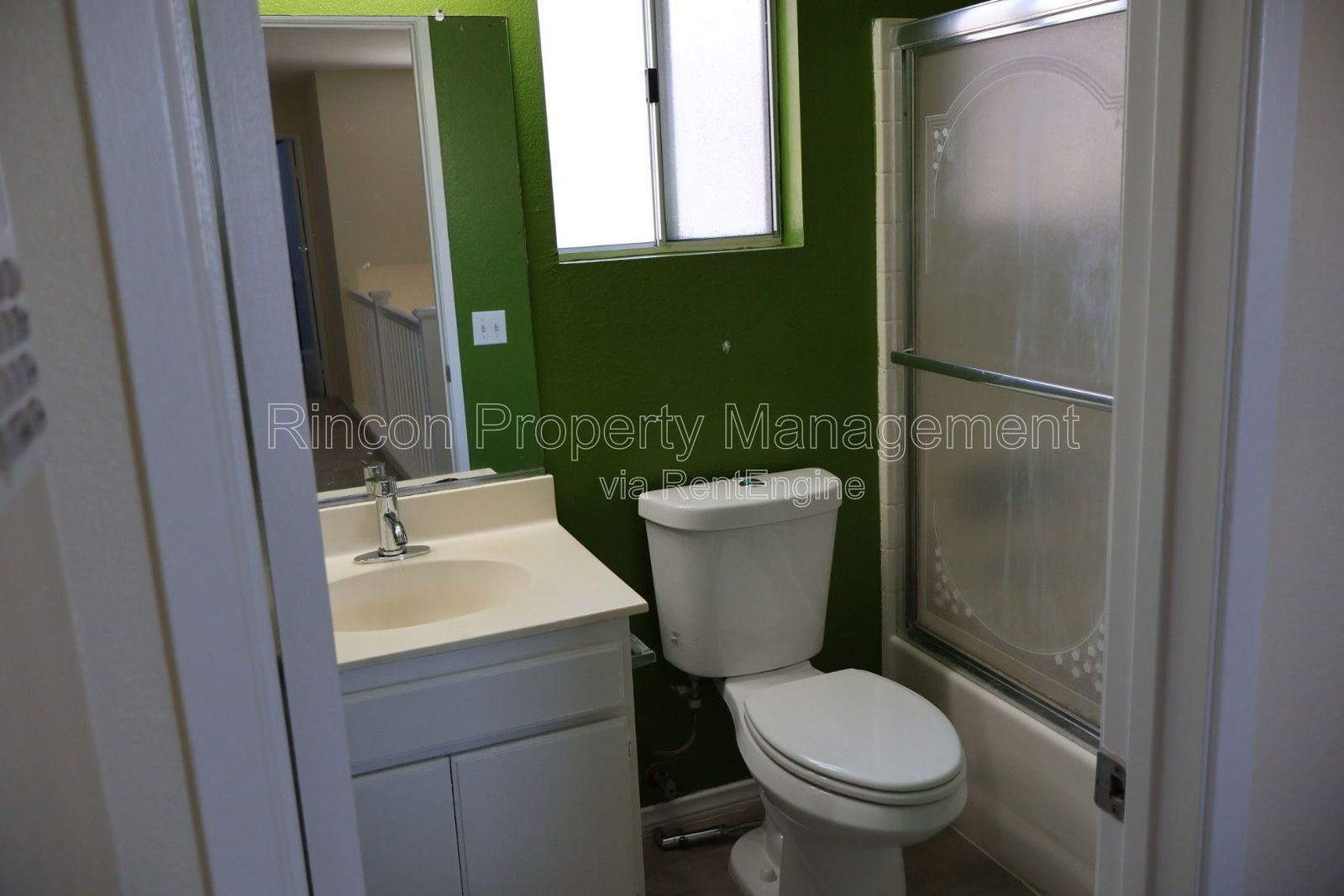 Freshly Updated East Ventura Home *Country Grove* 4 Bedrooms/2.5 Baths property image